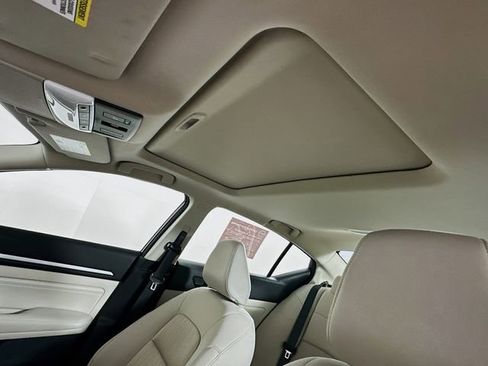 Used 2023 Nissan Altima 2.5 SV w/ SV Premium Package image 22