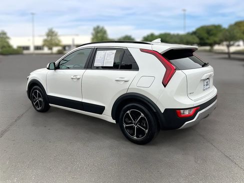 Certified 2024 Kia Niro EX image 4
