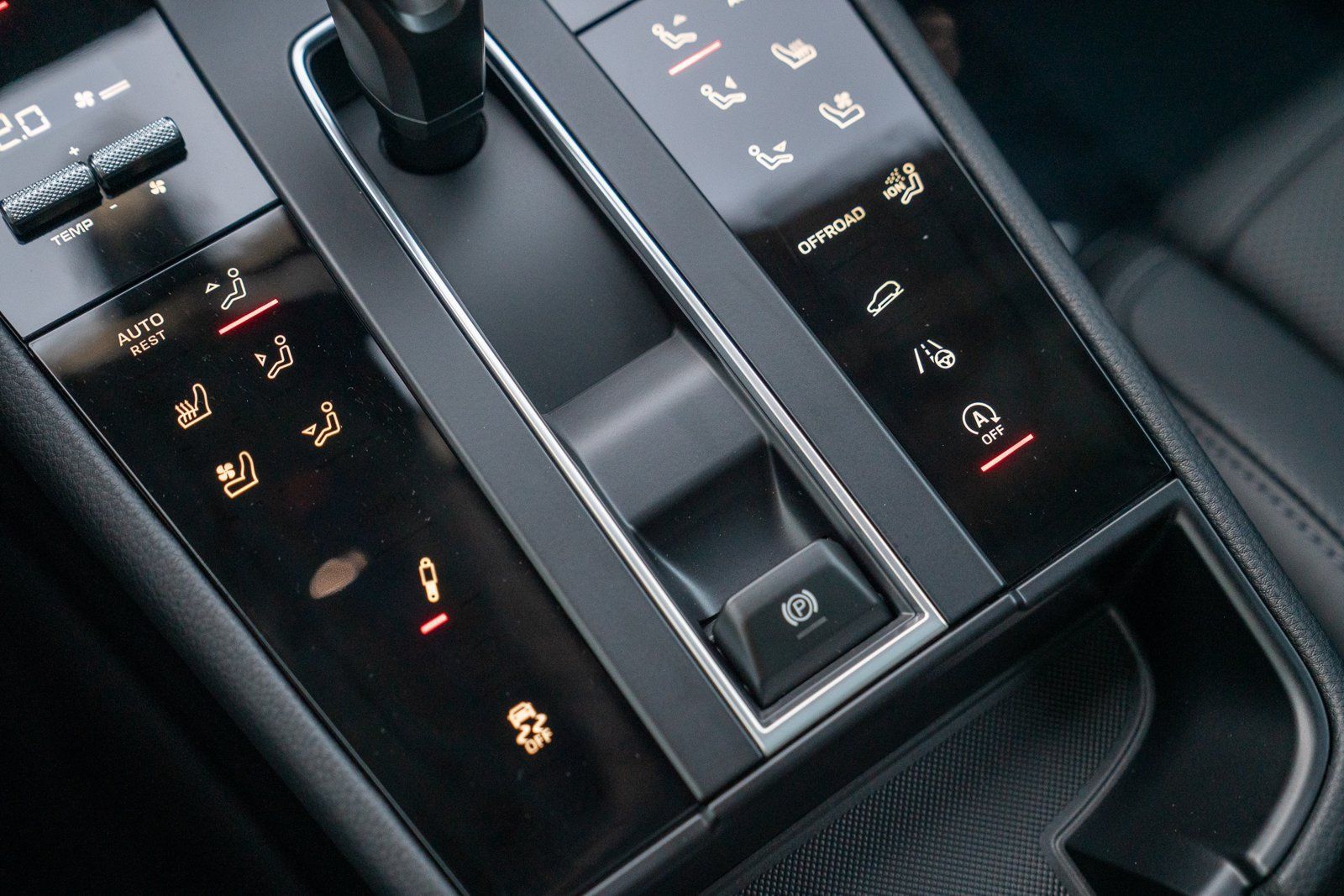 Certified 2026 Porsche Macan AWD/4WD image 20