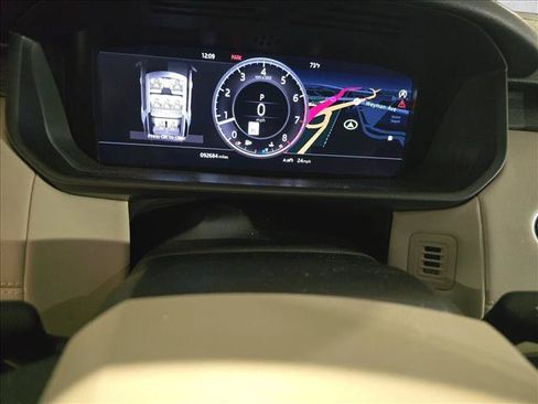 Used 2018 Land Rover Discovery HSE AWD/4WD image 22