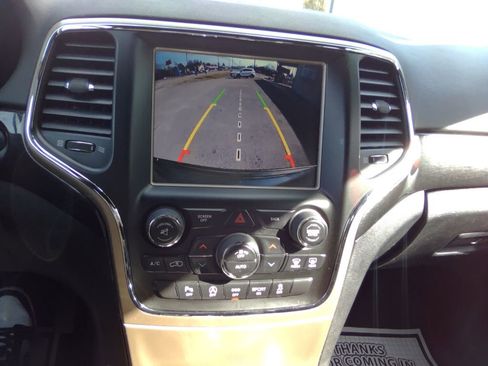 Used 2016 Jeep Grand Cherokee Laredo 75th Anniversary image 10