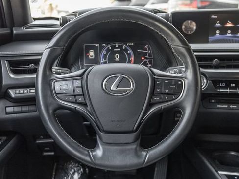 Used 2019 Lexus UX 200 w/ Accessory Package FWD image 8
