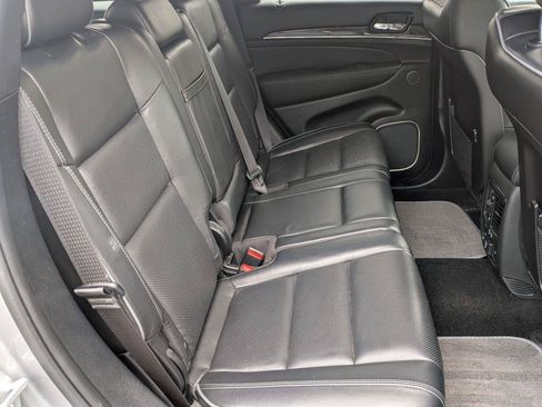 Used 2021 Jeep Grand Cherokee Overland AWD/4WD image 34