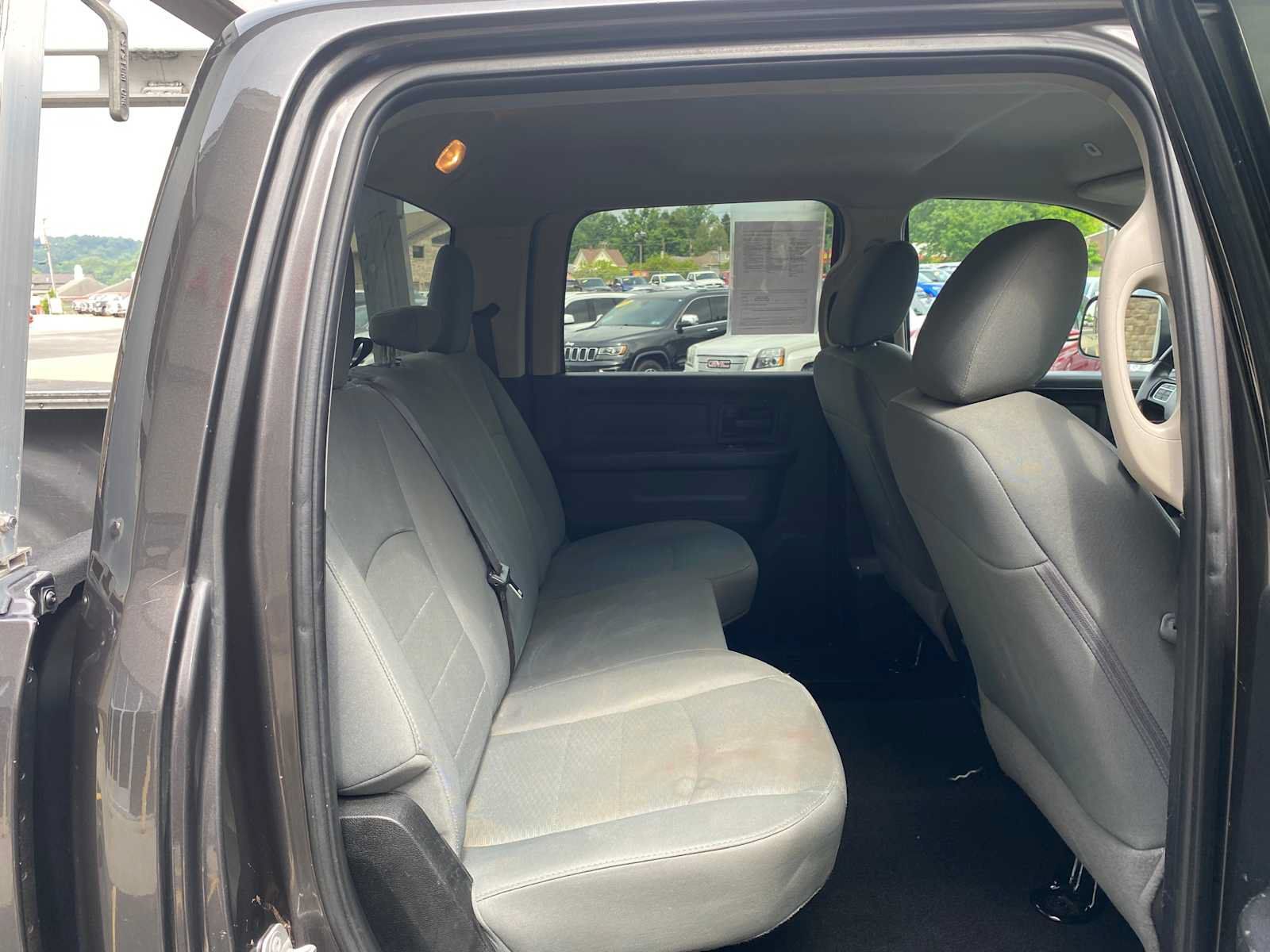 Used 2018 RAM 3500 Tradesman w/ Chrome Appearance Group AWD/4WD image 26