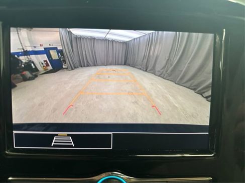 Used 2022 Chevrolet Traverse LS image 27