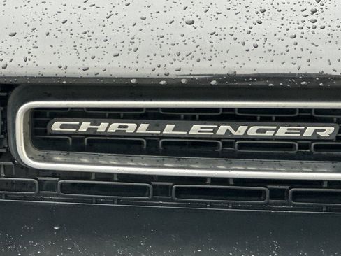 Used 2018 Dodge Challenger SXT image 37