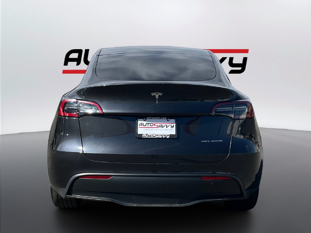 Used 2024 Tesla Model Y Long Range AWD/4WD image 6