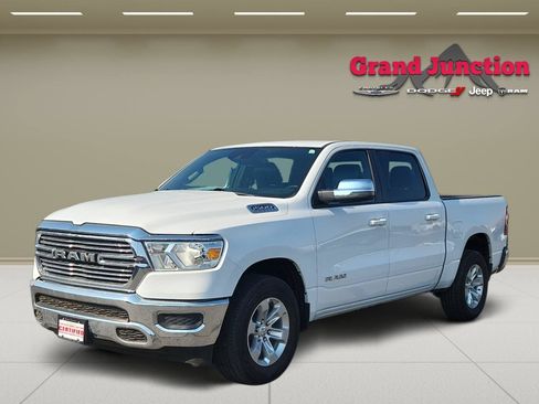 Used 2024 RAM 1500 Laramie AWD/4WD image 3