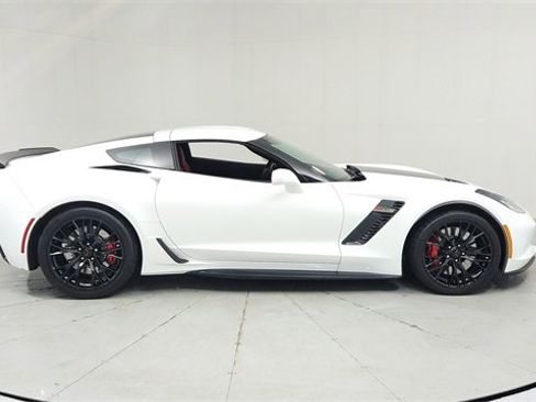 Used 2017 Chevrolet Corvette Z06 w/ Battery Protection Package image 6