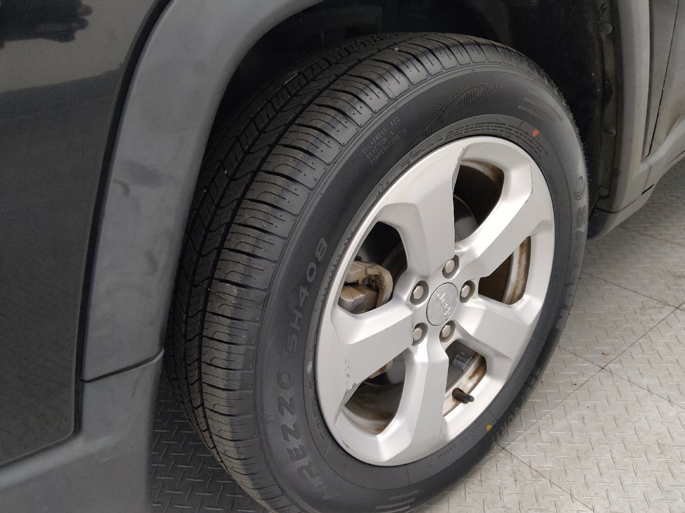 Used 2021 Jeep Compass Latitude FWD image 31