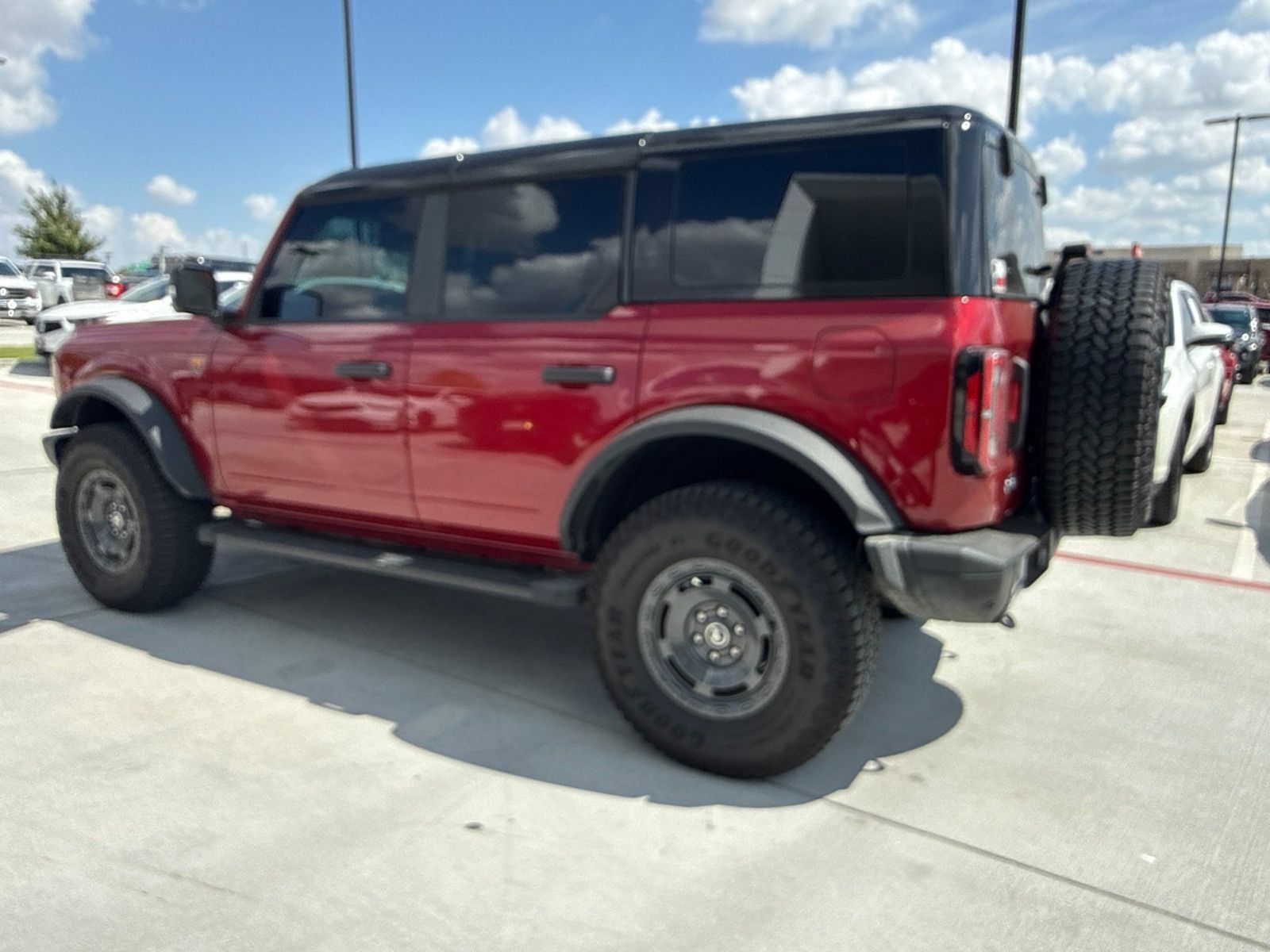 Used 2025 Ford Bronco Badlands AWD/4WD image 3