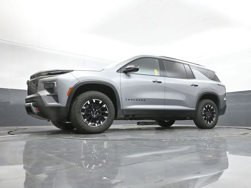 Certified 2024 Chevrolet Traverse Z71 w/ Enhanced Driving Package image 40