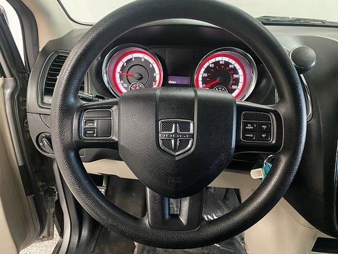 Used 2016 Dodge Grand Caravan American Value Package image 24