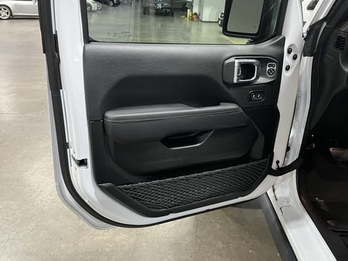 Used 2023 Jeep Wrangler Unlimited Rubicon 392 image 17