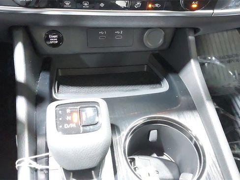 Certified 2025 Nissan Rogue SV image 26