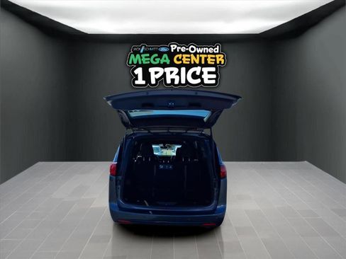 Used 2020 Chrysler Pacifica Touring-L Plus w/ S Appearance Package image 24