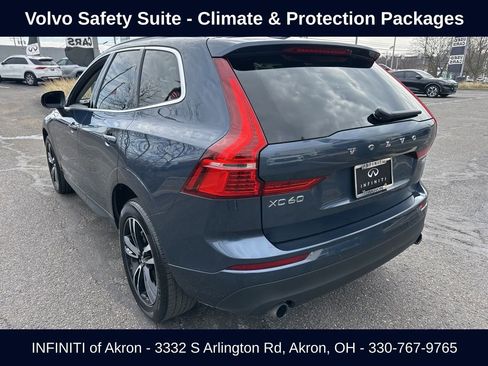 Used 2021 Volvo XC60 T5 Momentum w/ Premium Package image 11