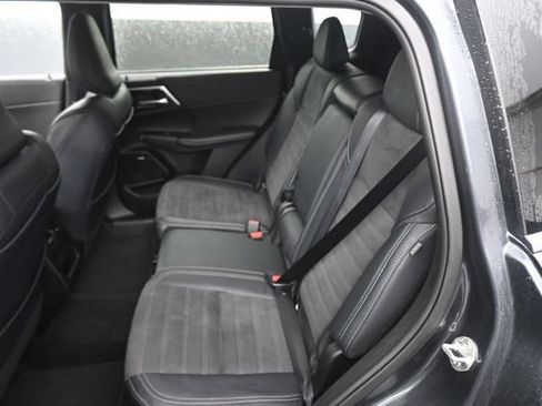 Used 2025 Mitsubishi Outlander SE AWD/4WD image 19