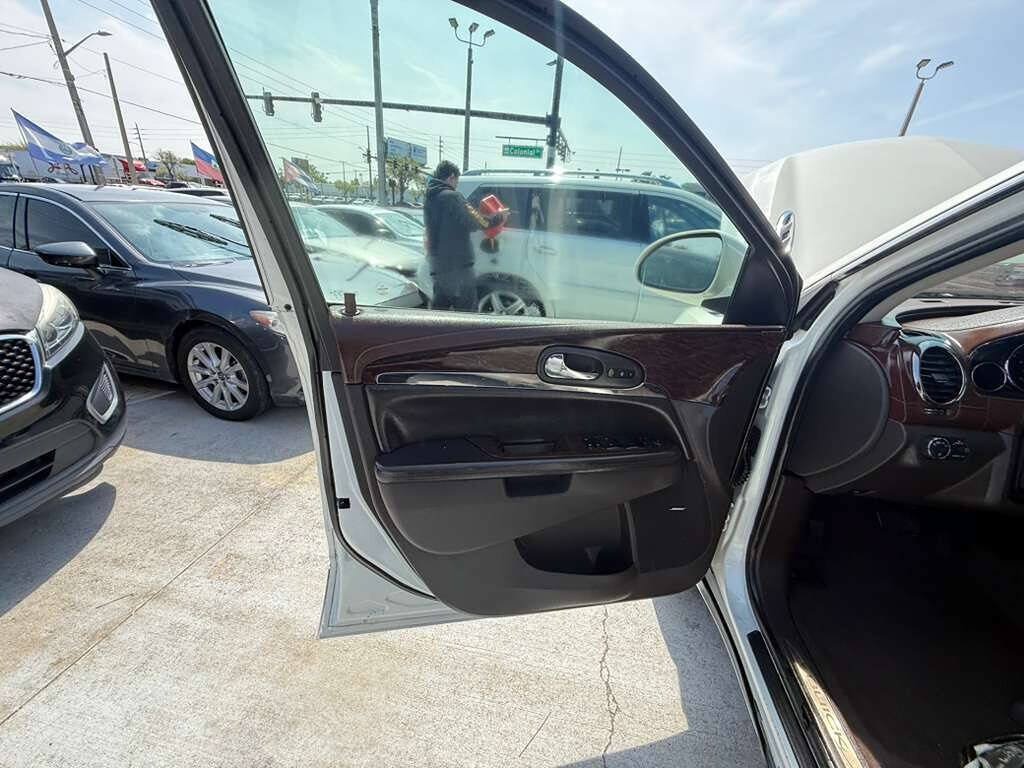 Used 2014 Buick Enclave Premium w/ Trailering Provision Package AWD/4WD image 17