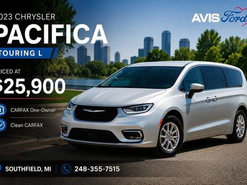 Used 2023 Chrysler Pacifica Touring-L FWD image 1