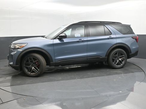 New 2026 Ford Explorer ST-Line w/ ST-Line Street Pack AWD/4WD image 2