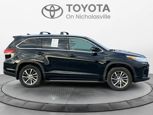 Used 2018 Toyota Highlander XLE image 7