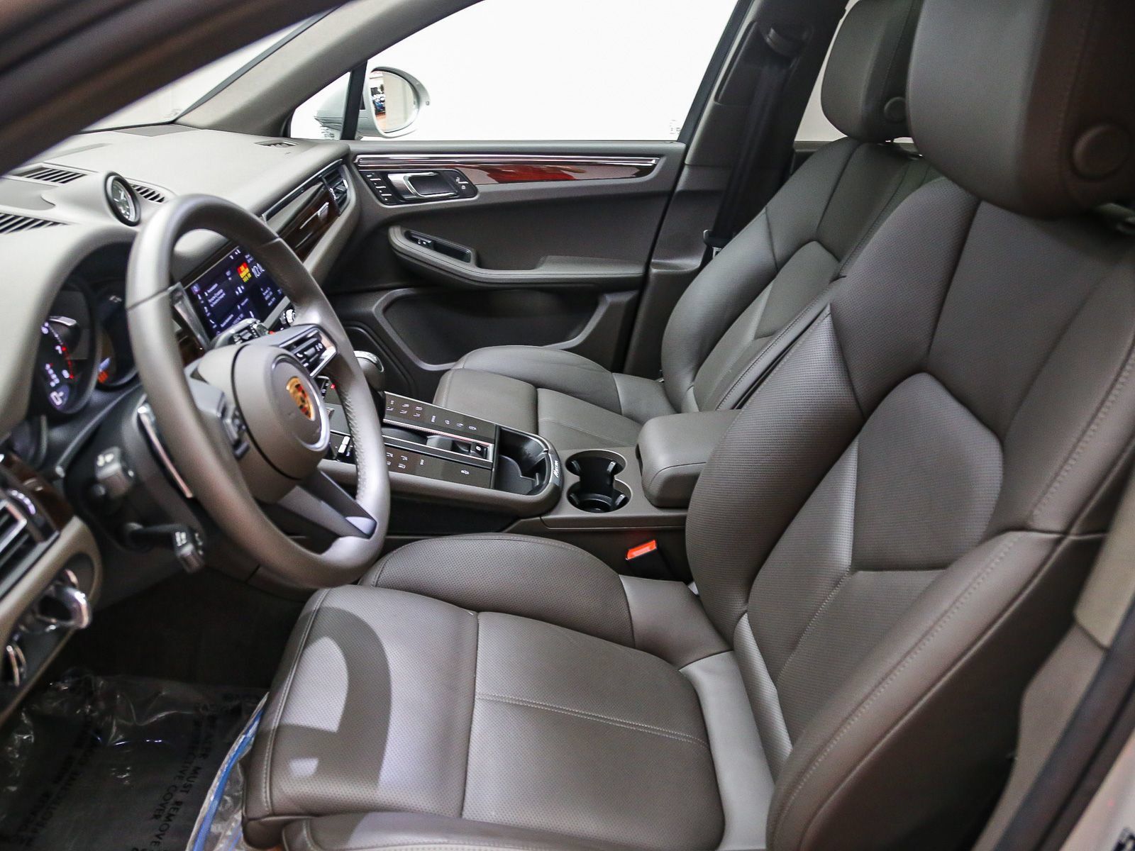 Certified 2026 Porsche Macan AWD/4WD image 22