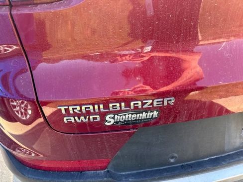 Used 2021 Chevrolet TrailBlazer LT w/ Convenience Package AWD/4WD image 19