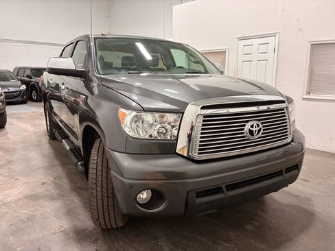 Used 2011 Toyota Tundra Limited w/ Memory Pkg image 7