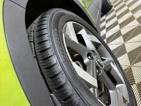 Used 2023 Hyundai Venue SEL FWD image 30