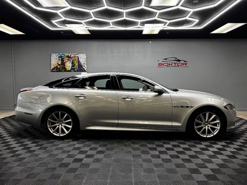 Used 2016 Jaguar XJ R-Sport image 15