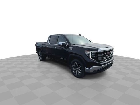 Used 2022 GMC Sierra 1500 SLT w/ SLT Convenience Package image 2