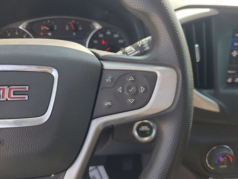 Used 2024 GMC Terrain SLE w/ Driver Convenience Package FWD image 25