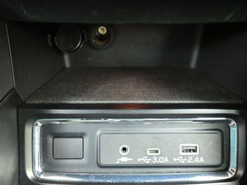 Used 2024 Subaru Ascent Premium w/ Convenience Package image 35