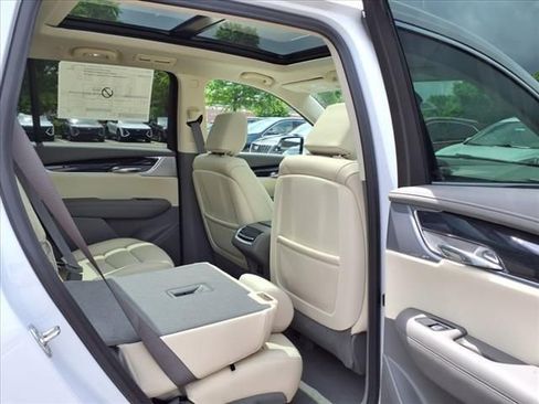 New 2025 Cadillac XT6 Premium Luxury image 24