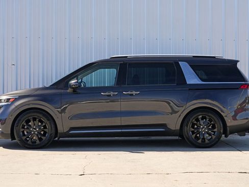 Used 2024 Kia Carnival SX Prestige image 9