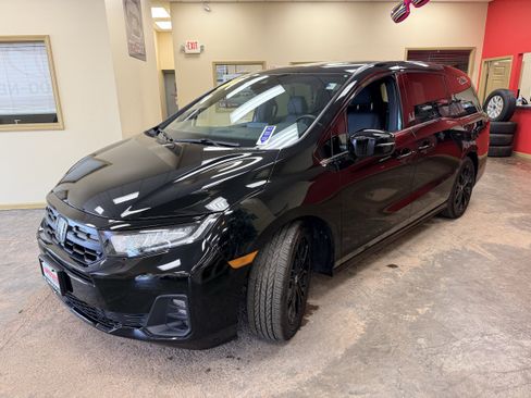 Used 2025 Honda Odyssey Sport-L image 3