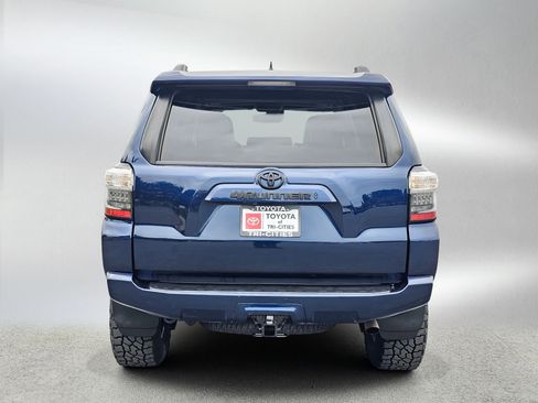 Used 2021 Toyota 4Runner SR5 Premium w/ Moonroof Package AWD/4WD image 4