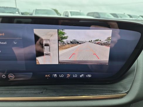 Used 2024 Buick Envision Avenir AWD/4WD image 26