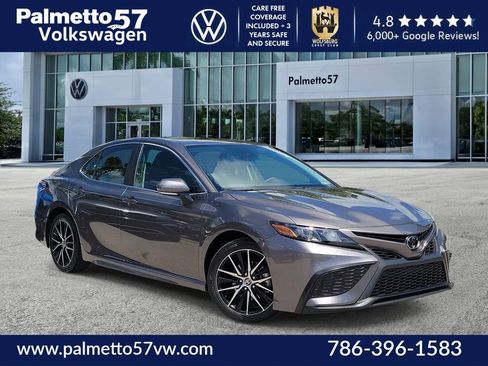 Used 2024 Toyota Camry SE w/ Convenience Package FWD image 1