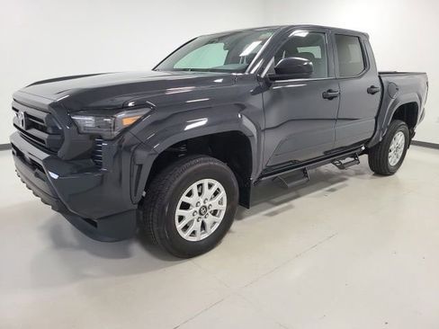 Certified 2024 Toyota Tacoma SR AWD/4WD image 3