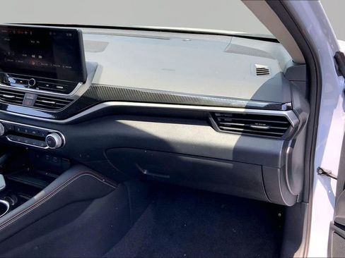 Used 2024 Nissan Altima 2.5 SR w/ SR Premium Package FWD image 18