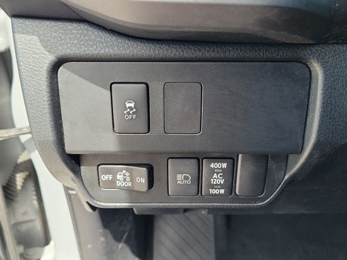 Used 2020 Toyota Tacoma TRD Sport w/ TRD Premium Sport Package AWD/4WD image 23