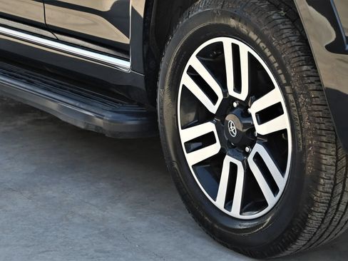 Used 2022 Toyota 4Runner Limited RWD image 9