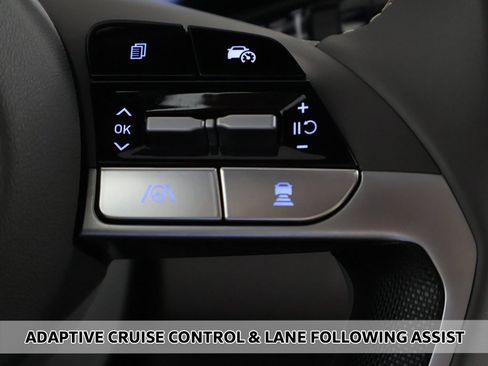 Certified 2024 Hyundai Elantra SEL w/ Convenience Package image 5