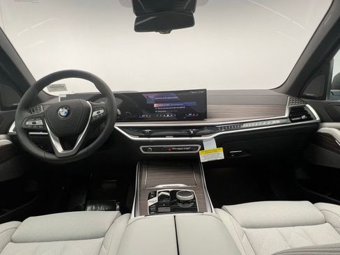 New 2026 BMW X5 xDrive40i w/ Premium Package AWD/4WD image 10