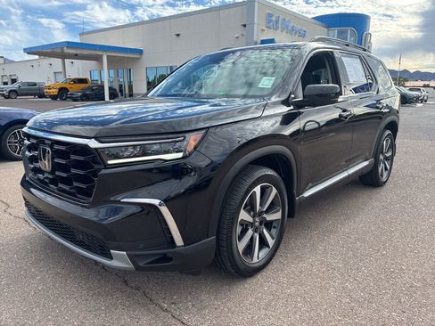 Certified 2024 Honda Pilot Touring image 1