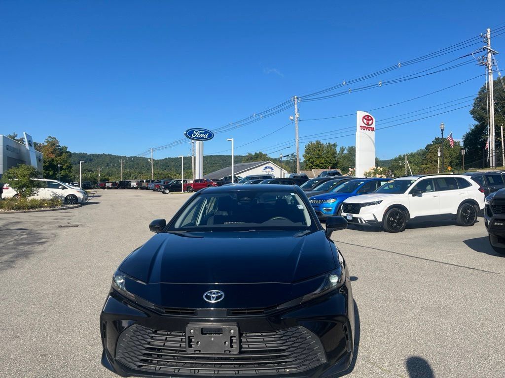 Used 2025 Toyota Camry LE FWD image 3