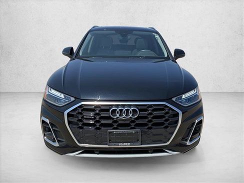 Used 2023 Audi Q5 2.0T Premium Plus w/ Premium Plus Package AWD/4WD image 2