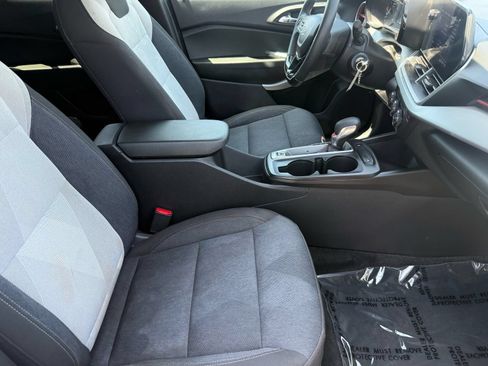 Used 2024 Chevrolet Trax RS w/ Driver Confidence Package FWD image 30